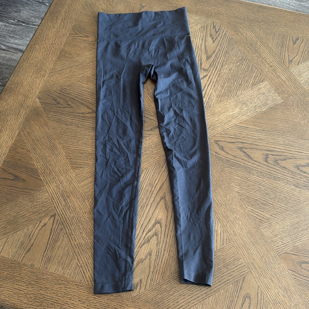 SKIMS FITS EVERYBODY LEGGING, BLACK, Small, $58 - Picture 7 of 8